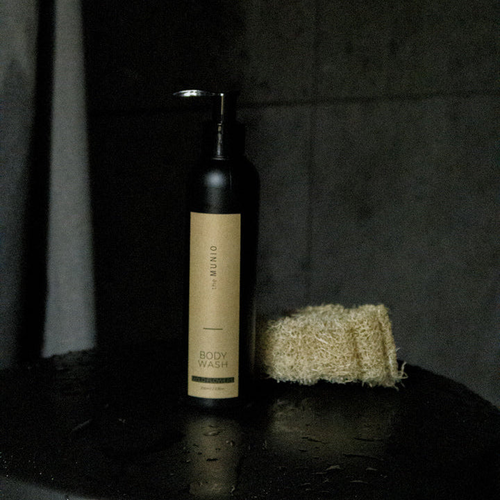 Pļavas ziedu dušas želeja 200ml melnā pudelē