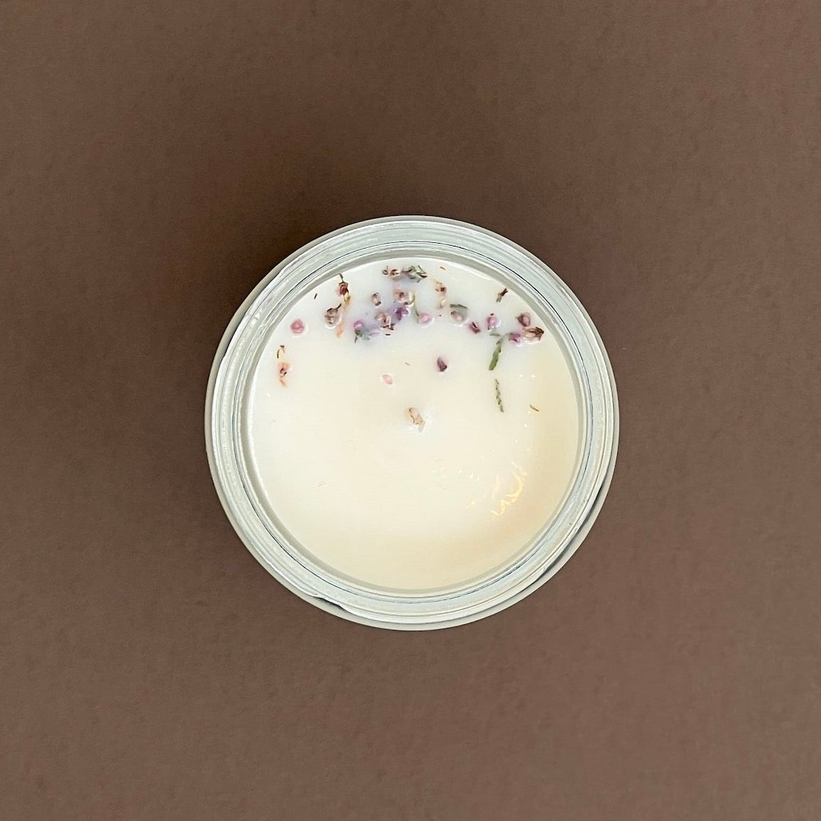 Viršu svece stikla traukā