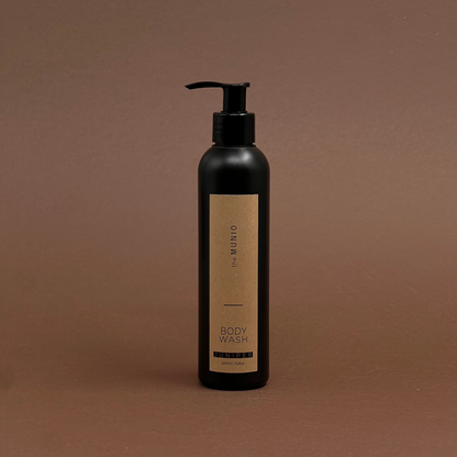 Kadiķa dušas želeja 200ml melnā pudelē