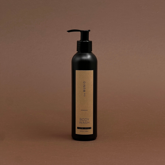 Kadiķa dušas želeja 200ml melnā pudelē