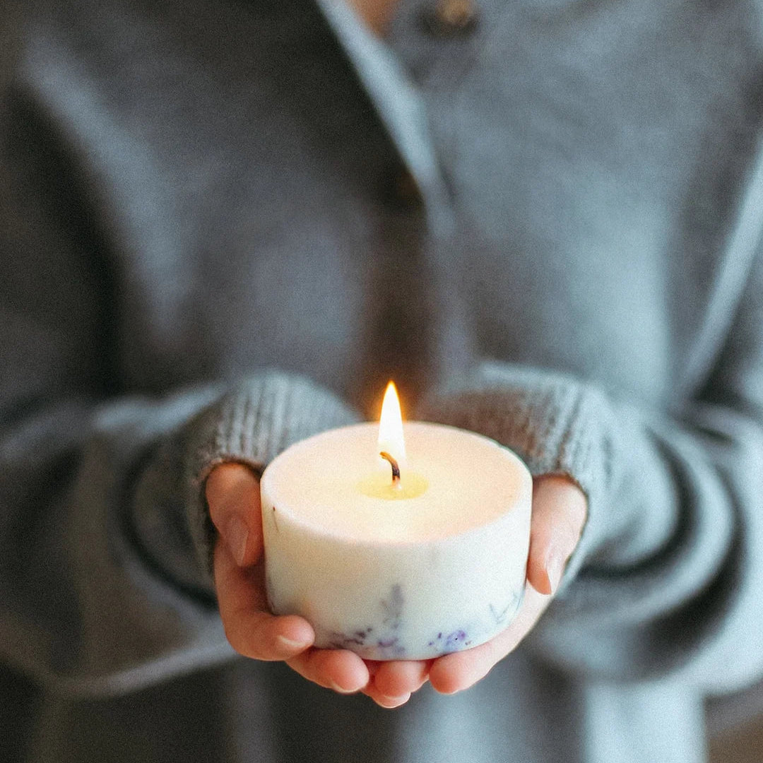 Kadiķu un limoniju mazā svece no Riga Original® x the Munio kolekcijas